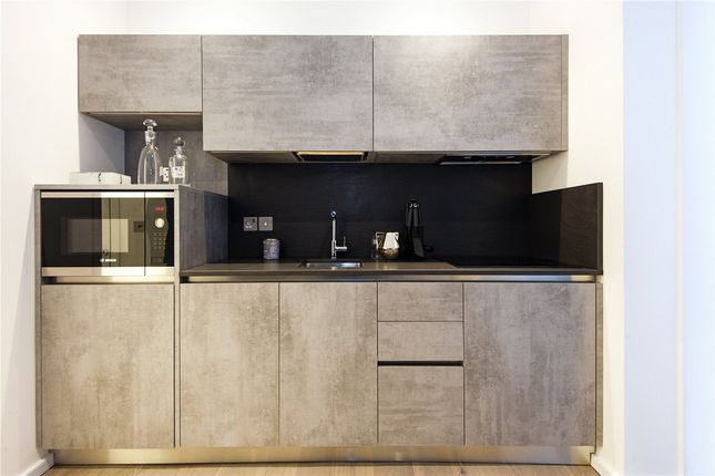 Flat Flat 1, 25a, Monmouth Street, London photo 4