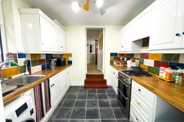 125 Flaxton Road, Plumstead, London photo 4