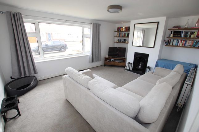 7 Pickers Way, Holland-On-Sea photo 3