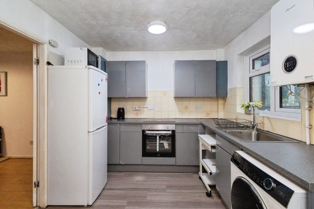 21, Birch Polygon, Greater Manchester photo 3