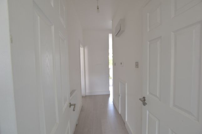 Terraced house to rent in Greenfield Road, London
