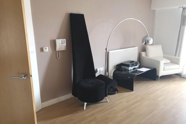 Flat to rent in Burgage Square, Wakefield