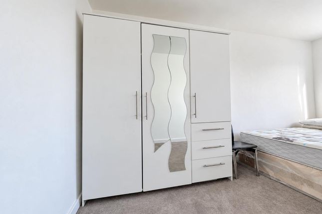 40 TYLER HOUSE, SIDNEY ROAD, LONDON, LONDON photo 3