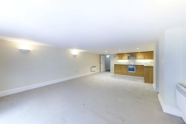 1, Queens Hotel Apartments, Pontefract photo 3