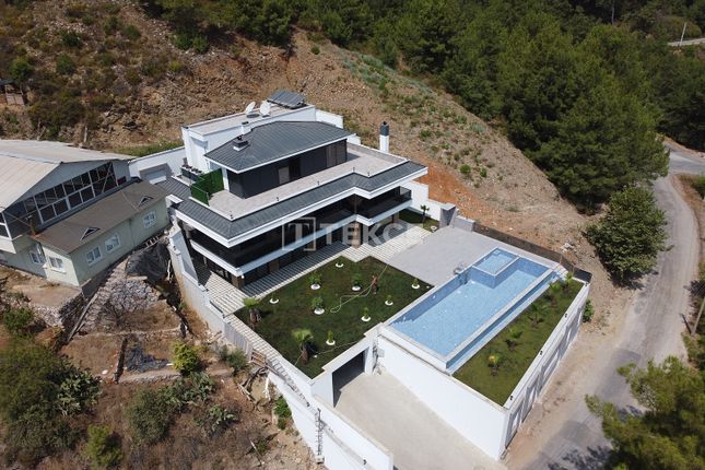 Detached house for sale in Tepe, Alanya, Antalya, Türkiye