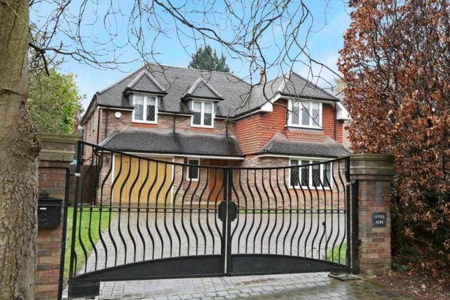 Thumbnail Detached house to rent in Goodyers Avenue, Radlett