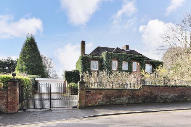 Detached house to rent in St James Road, Edgbaston, Birmingham