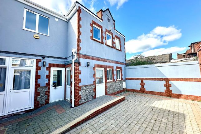 11C, North Road, Lancing photo 2