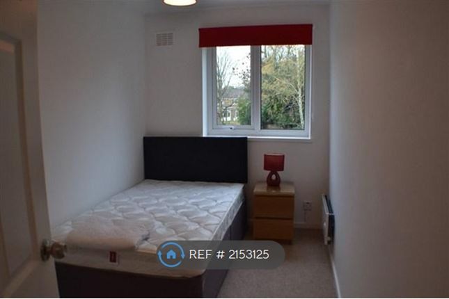 Flat, Meadow Court Hackness Road, Manchester photo 4