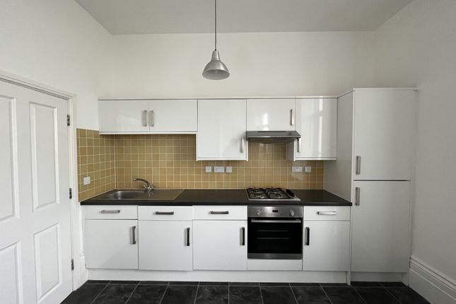 Flat 5, Brenchley Mews, 35, Sea Front, Hampshire photo 2