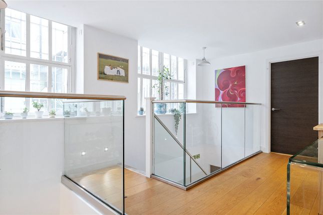 Flat for sale in Windsor Street, London