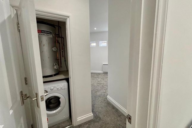 Flat 2, 11A, Imperial Arcade, Brighton photo 3