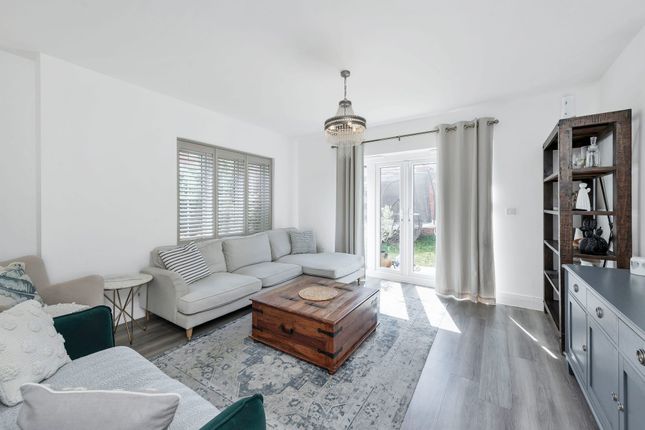 1 Webb Avenue, Newmarket photo 3