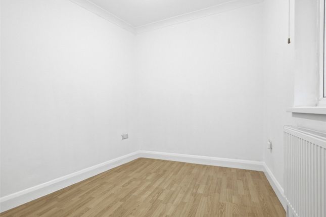 Flat 1, 2b, Chingford Road, London photo 4