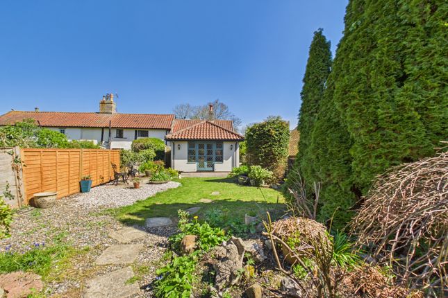 End Clay Cottage, Post Office Yard, Market Weston photo 3