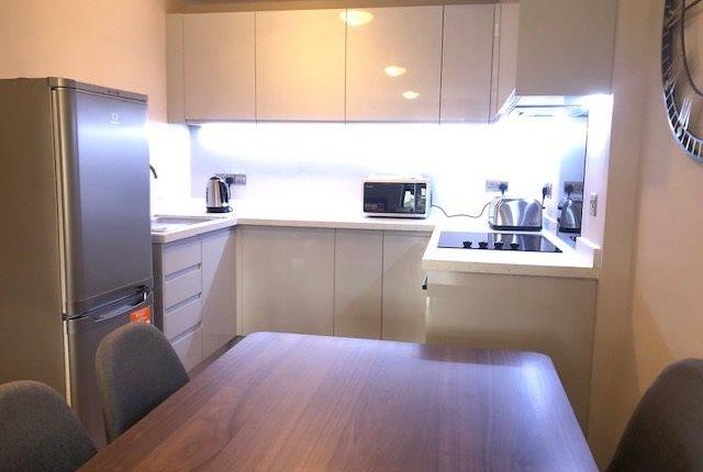 108 Kitchen.Jpg