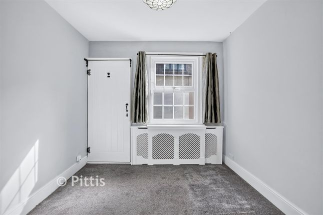 28, High Street, Brading photo 4