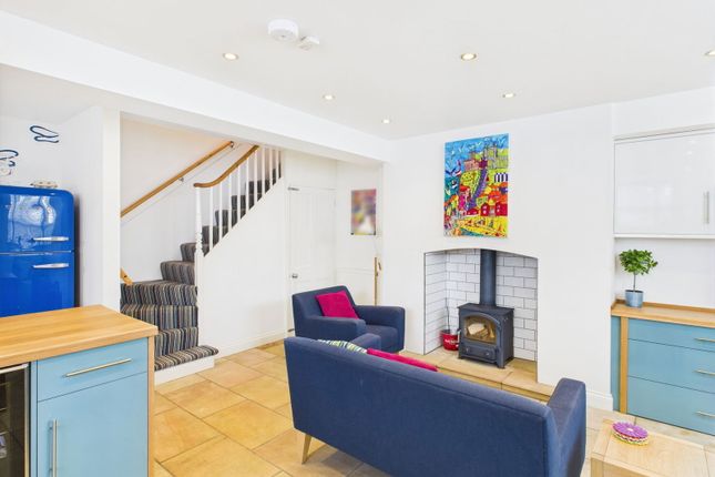 6, Crescent Place, Whitby photo 2