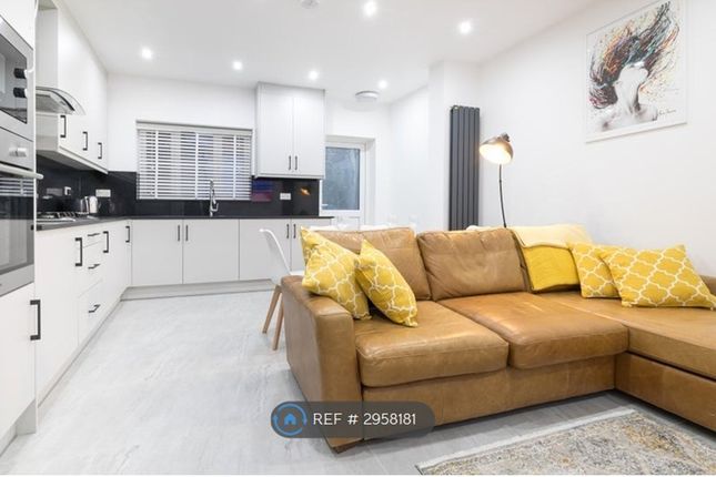 Burgoyne Road, Sunbury-On-Thames photo 3