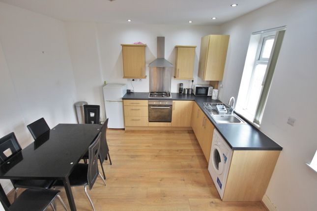 3 13,, Corkland Road, Manchester photo 4