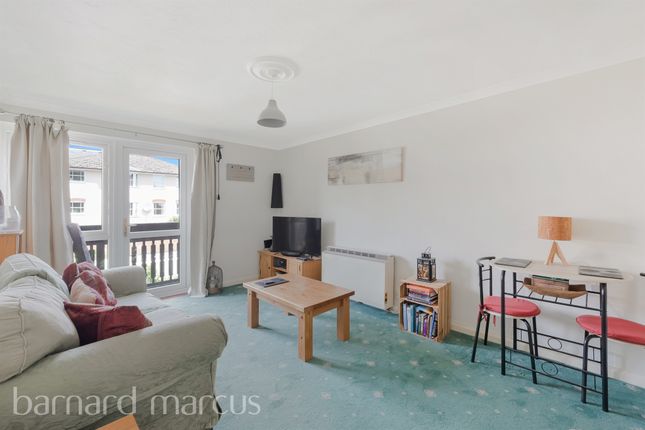 18, Bartholomew Court, South Street, Dorking photo 2