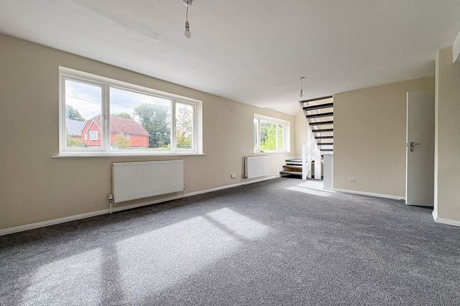 Flat, Crowborough photo 2