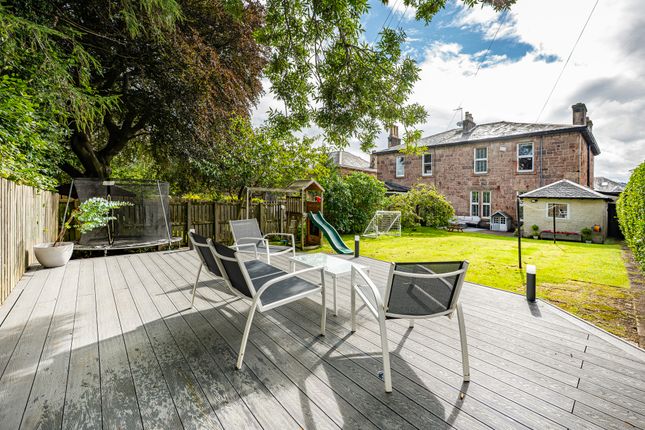 10 Albany Drive, Burnside, Glasgow photo 2