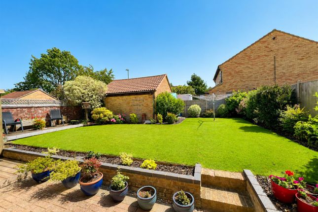 2, Magpie Lane, Lee-On-The-Solent photo 3