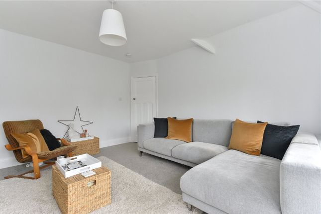 10, Eastbourne Road, London photo 3