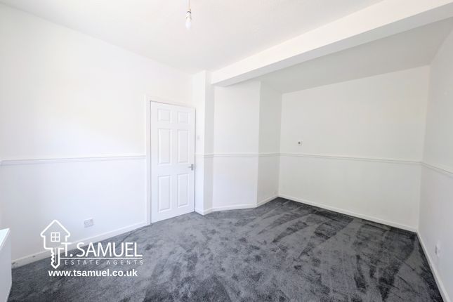 10 Park Street, Mountain Ash photo 4