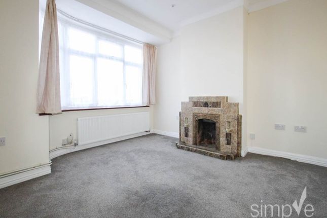 The Glen, Southall Middlesex photo 4