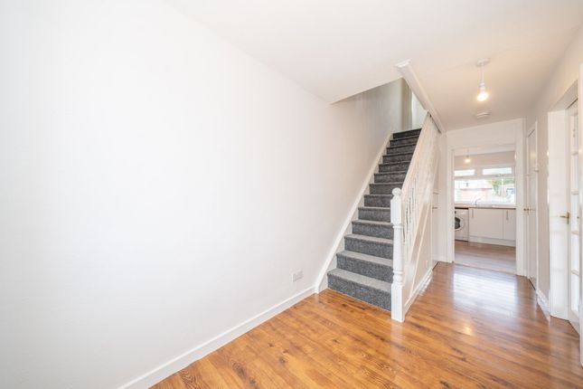 9 Thomson Grove, Broxburn photo 5