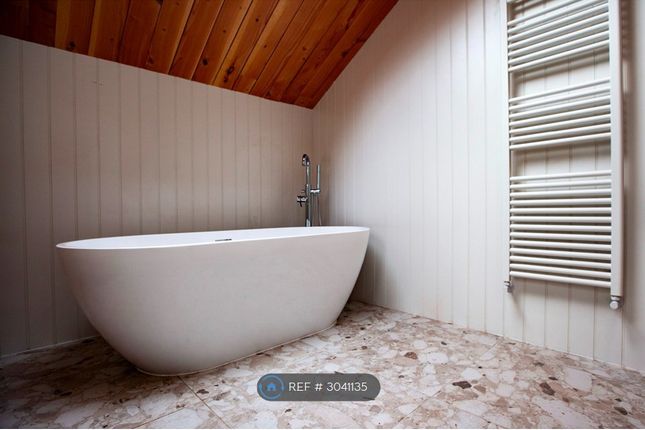 Beaufort Avenue, Flat, Manchester photo 5