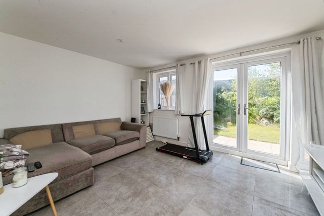 8, Hodges Close, Honiton photo 4