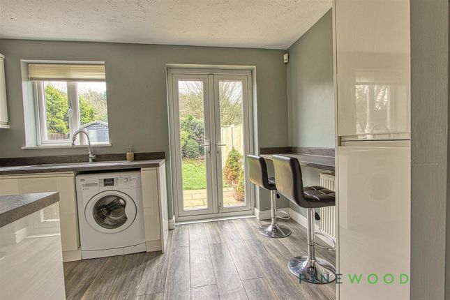 1 Blackberry Court, Chesterfield photo 4
