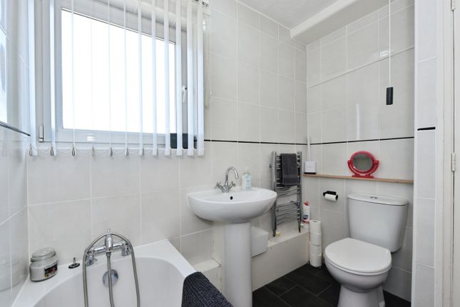 30, Water Slacks Road, Sheffield photo 4