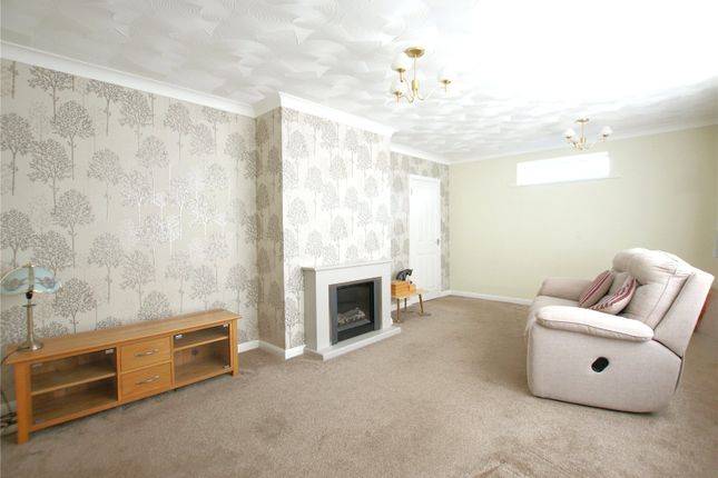 Rushcombe Way, Wimborne photo 4