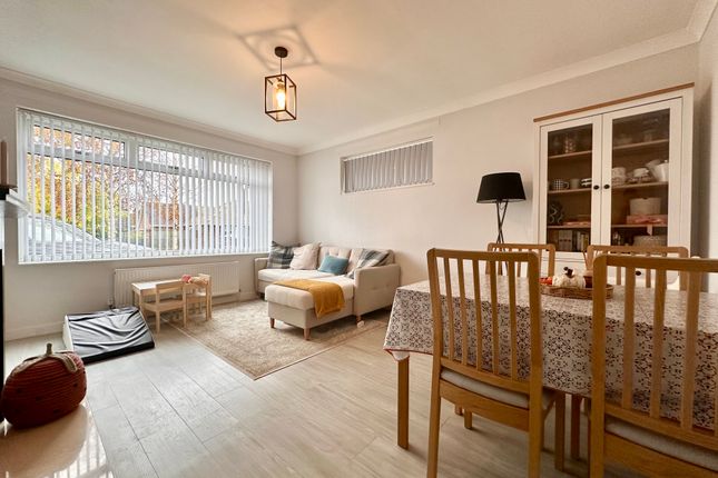 12, Gresham Close, Great Yarmouth photo 3
