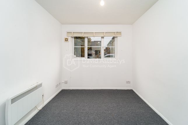 Heddington Grove, Holloway photo 4