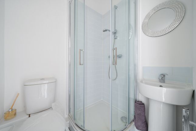 Room 3, 2, Barry Avenue, Bexleyheath photo 2