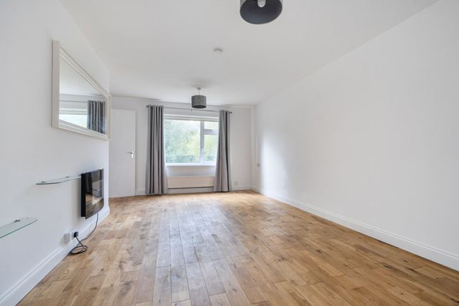 32 Florence Close, Chichester photo 4