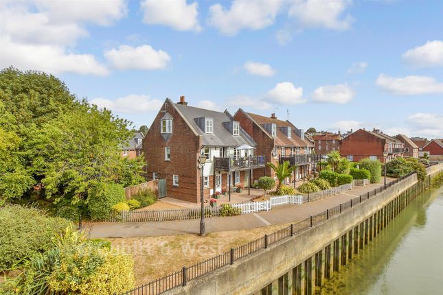 4, Wheelwrights Close, Arundel photo 2