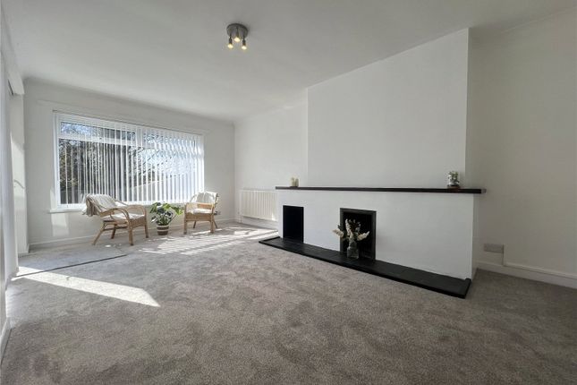 21, Flemish Close, Tenby photo 3