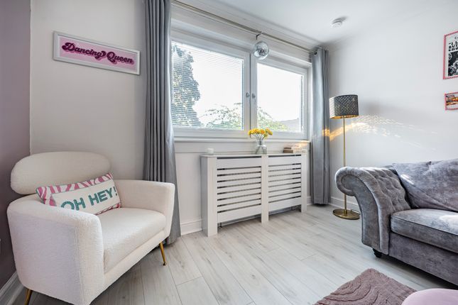 Flat 0/2, 27 Newlandsfield Road, Glasgow photo 4
