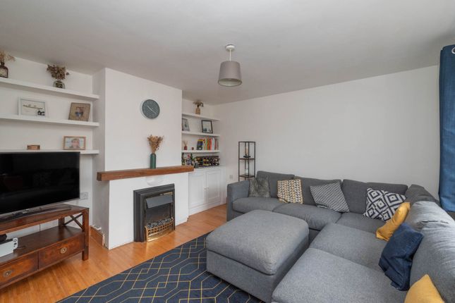 17, Pomfret Road, Canterbury photo 3
