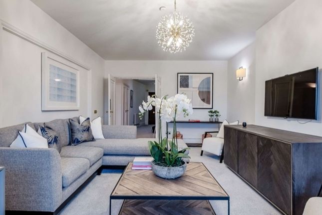 4-bed flat on Penthouse B, London, £9,815/mo