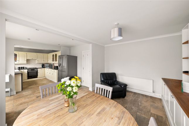 871, Victoria Road, Ruislip photo 2