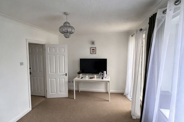 Rayner Way, Halstead photo 4