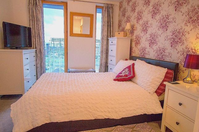 1-bed flat on Apartment 78 The Wharf, Dock Head Road, Chatham, £150,000