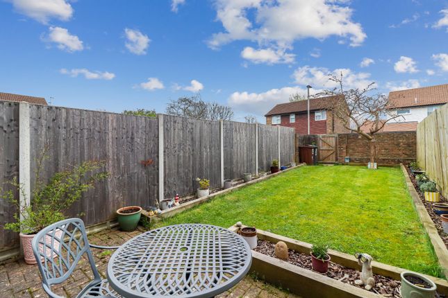 Terraced house for sale in Furtherfield, Abbots Langley